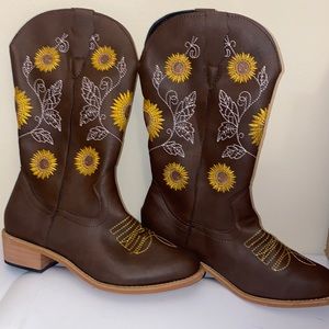 Brand new sunflower brown cowgirl boots post Malone country concert